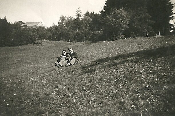 Copy_of_Foerster_Baer_und_Schlund_1948.jpg  