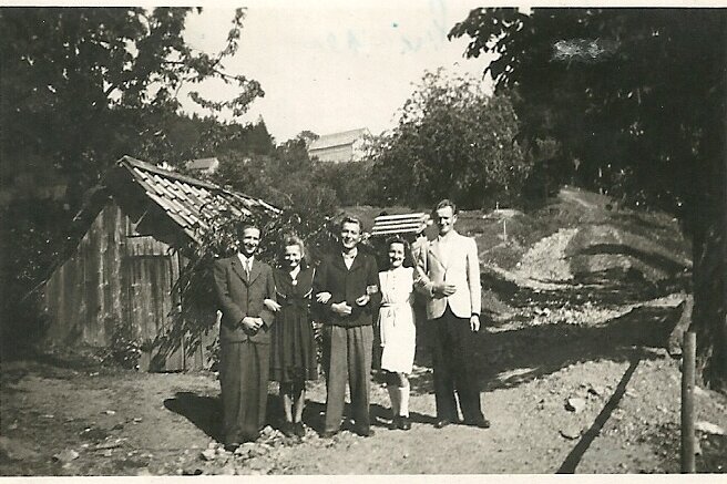 Copy_of_Kirchweihfest_1948_Egon-Kati-Foerster_Schlund-Marie_-Goerch.jpg  